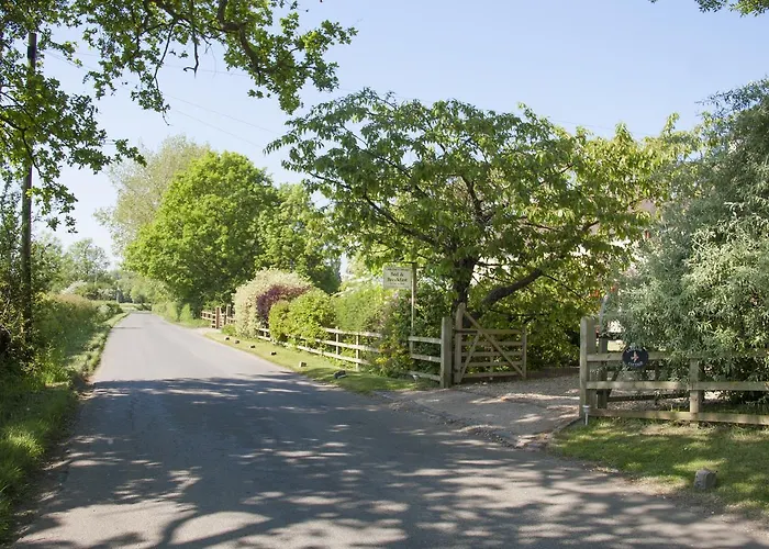 Larkrise Cottage Bed And Breakfast